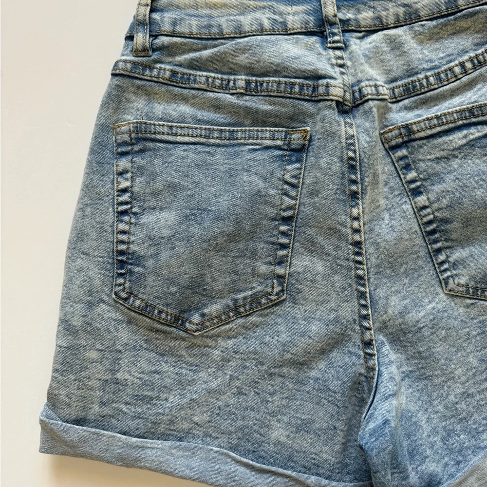 High waisted pleated jean shorts - Picture 8 of 11